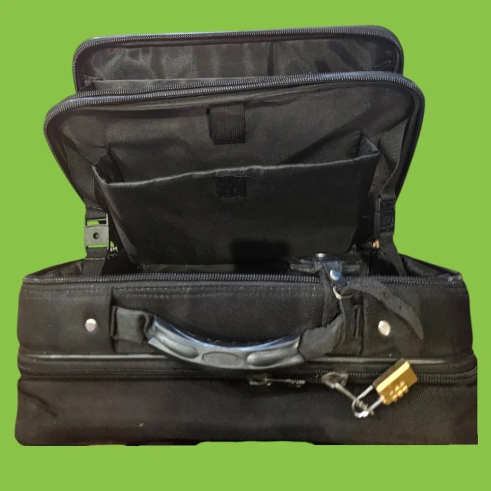 Deluxe TUMI 2-wheeled Laptop Brief Travel Case - Gently Used - Great Condition